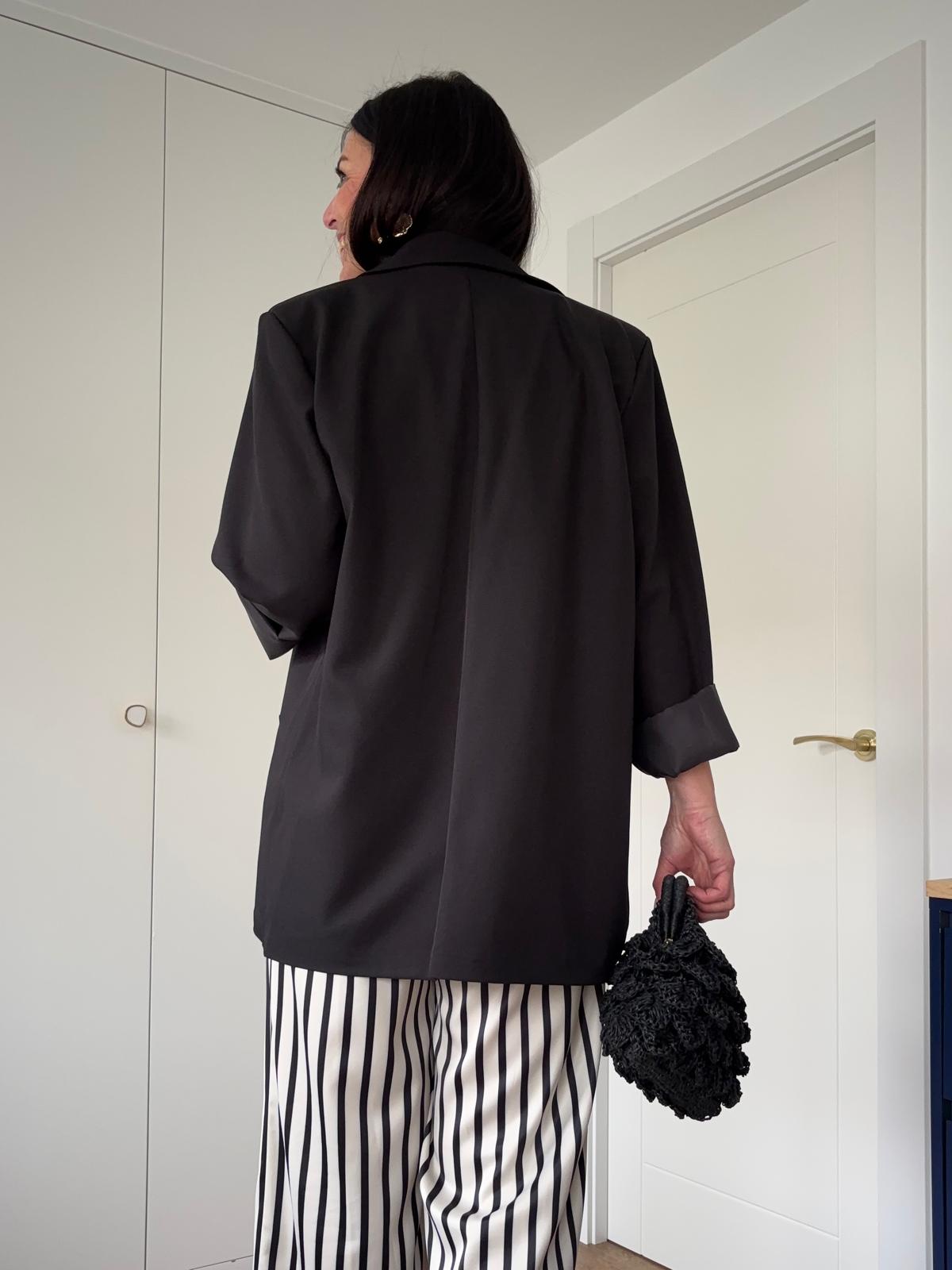 cc2bc0e6fe77-blazer-oversize-negro-2.jpeg
